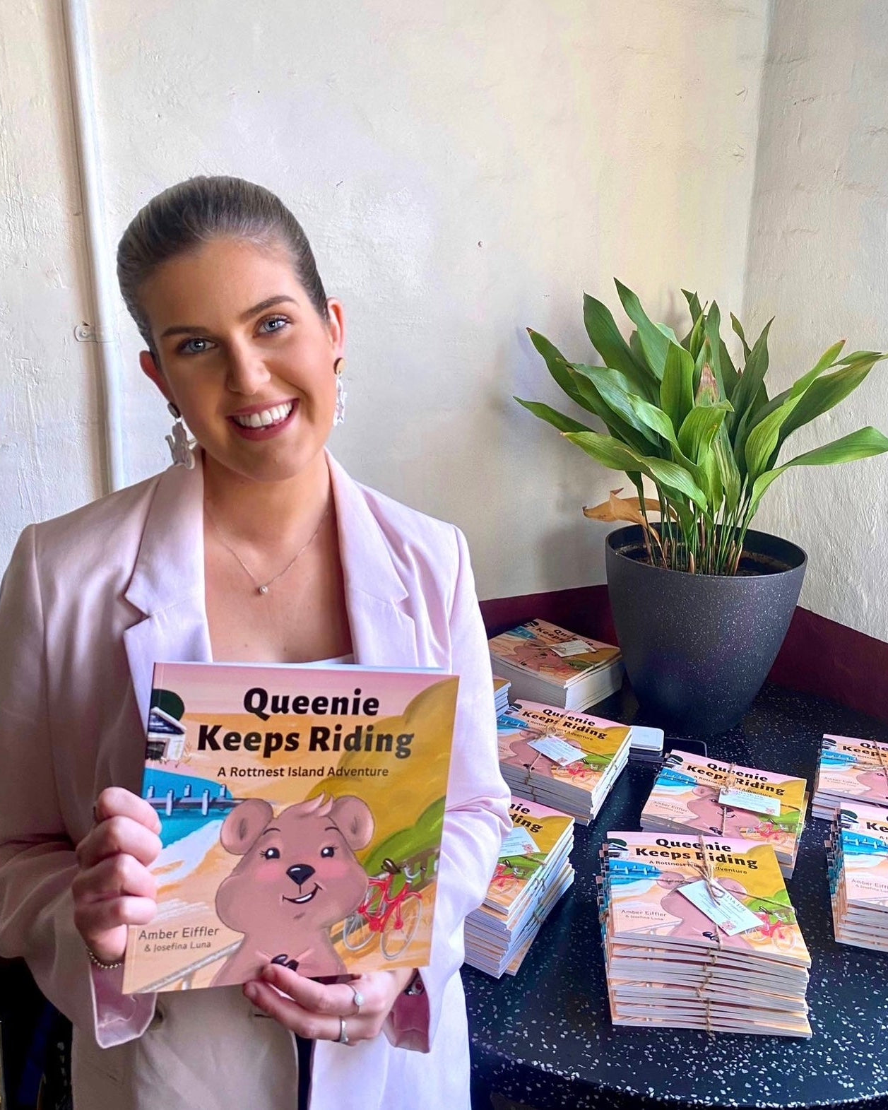 Queenie Keeps Riding: A Rottnest Island Adventure